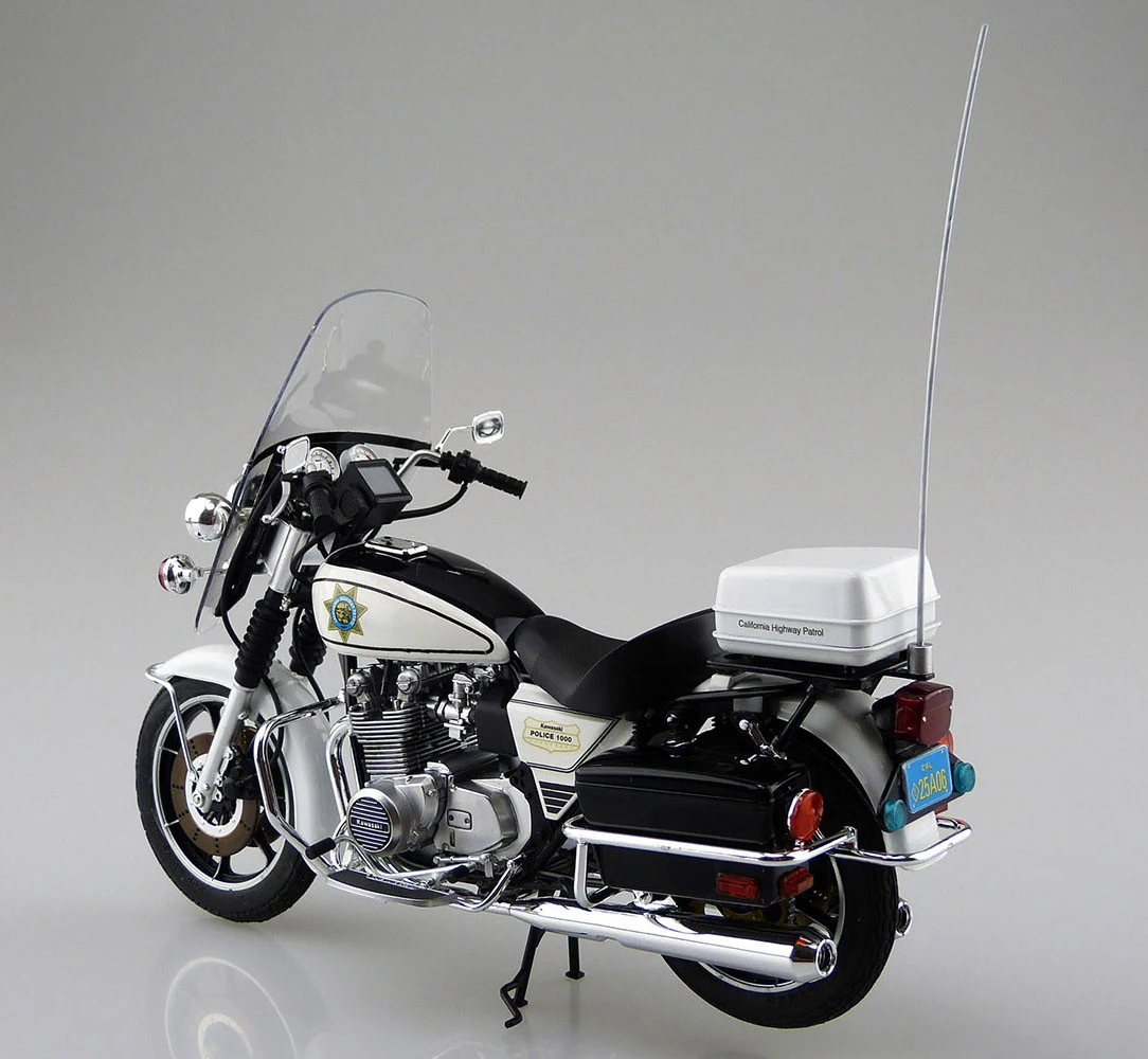 Aoshima 06480 Static Assembled Car Model 1/12 Scale For Kawasaki KZ1000C 1981 Police 1000 Motorcycle Model Kit