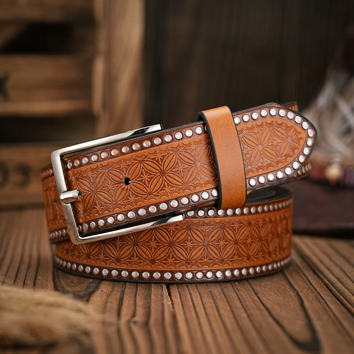 A men's and women's retro metal buckle casual style multi-color PU belt suitable for daily leisure four seasons (send punch nail