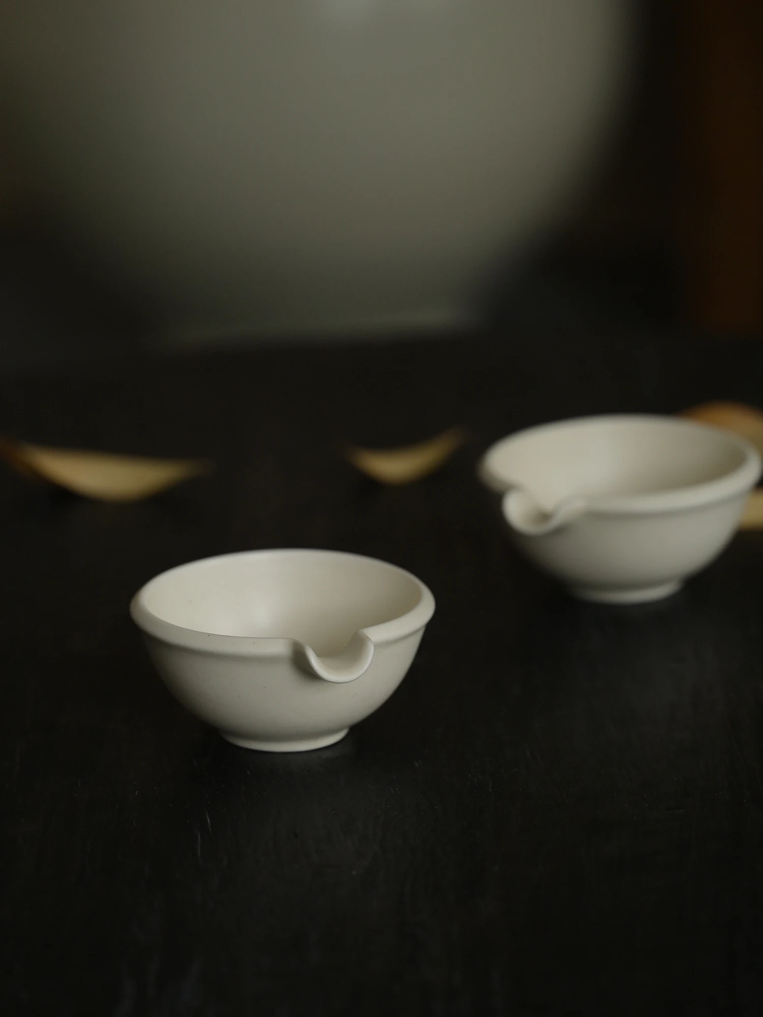 

Tee-Quarter Calm Sauce Bowl Small Dubill Sauce Di Steak Dip Bowl Cerc Handmade Irregular ape for Daily Use