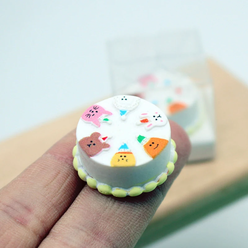 1/12 Dollhouse Food Accessories, Mini Cartoon Cake Model in Transparent Box, Simulation Dessert for Dollhouse Decor