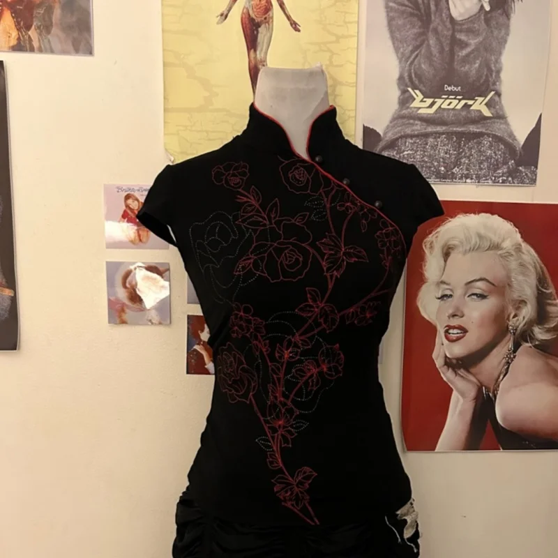 2026 Summer Embroidered Cheongsam Top Stand up Collar Pan Buckle Sleeveless Slim Fit Spicy Girl Style