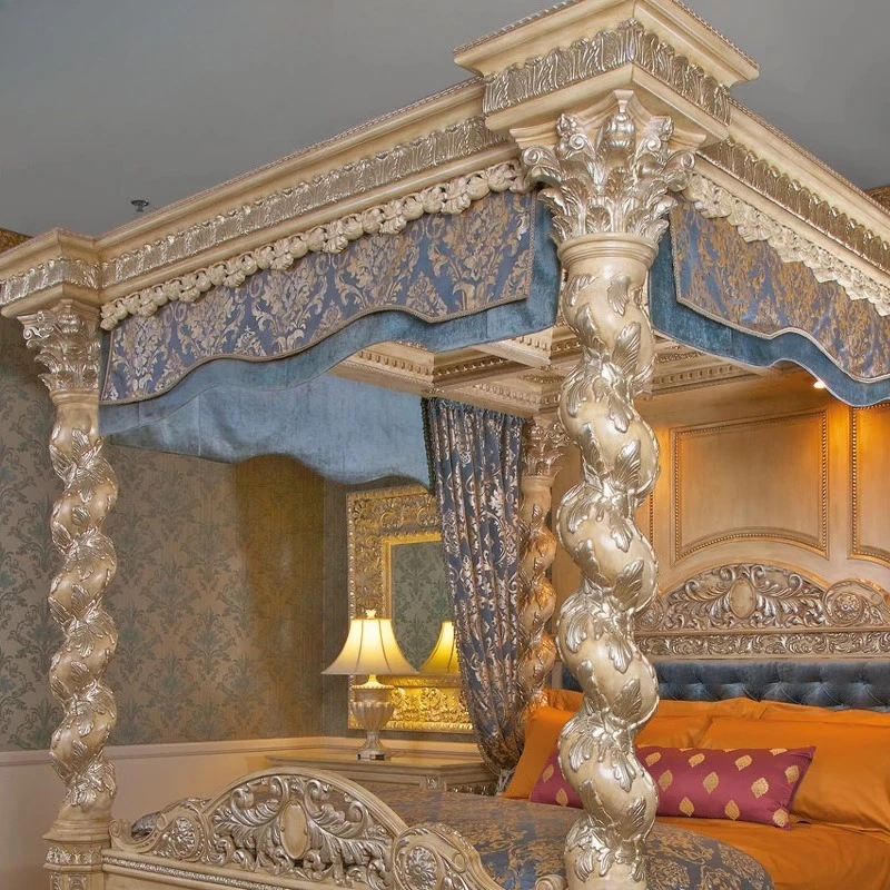 Hauptschlafzimmer von Palace, Stoffbett, mit Moskitonetzregal