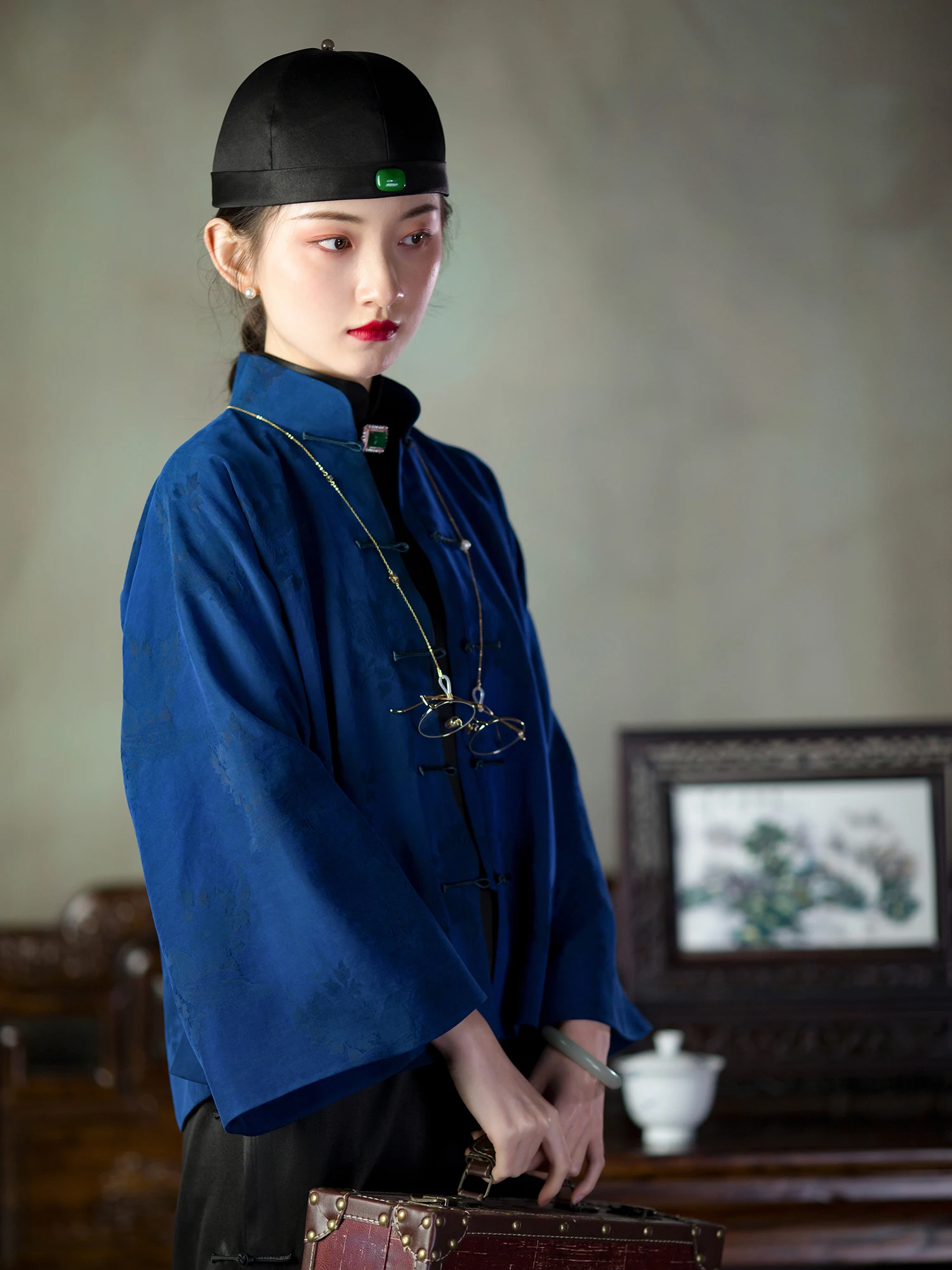 

Китайская шелковая блузка из ткани сянъюнь на весну-осень, в стиле ретро, на пуговицах, с длинным рукавом, свободного кроя, от Cheng Fengxu