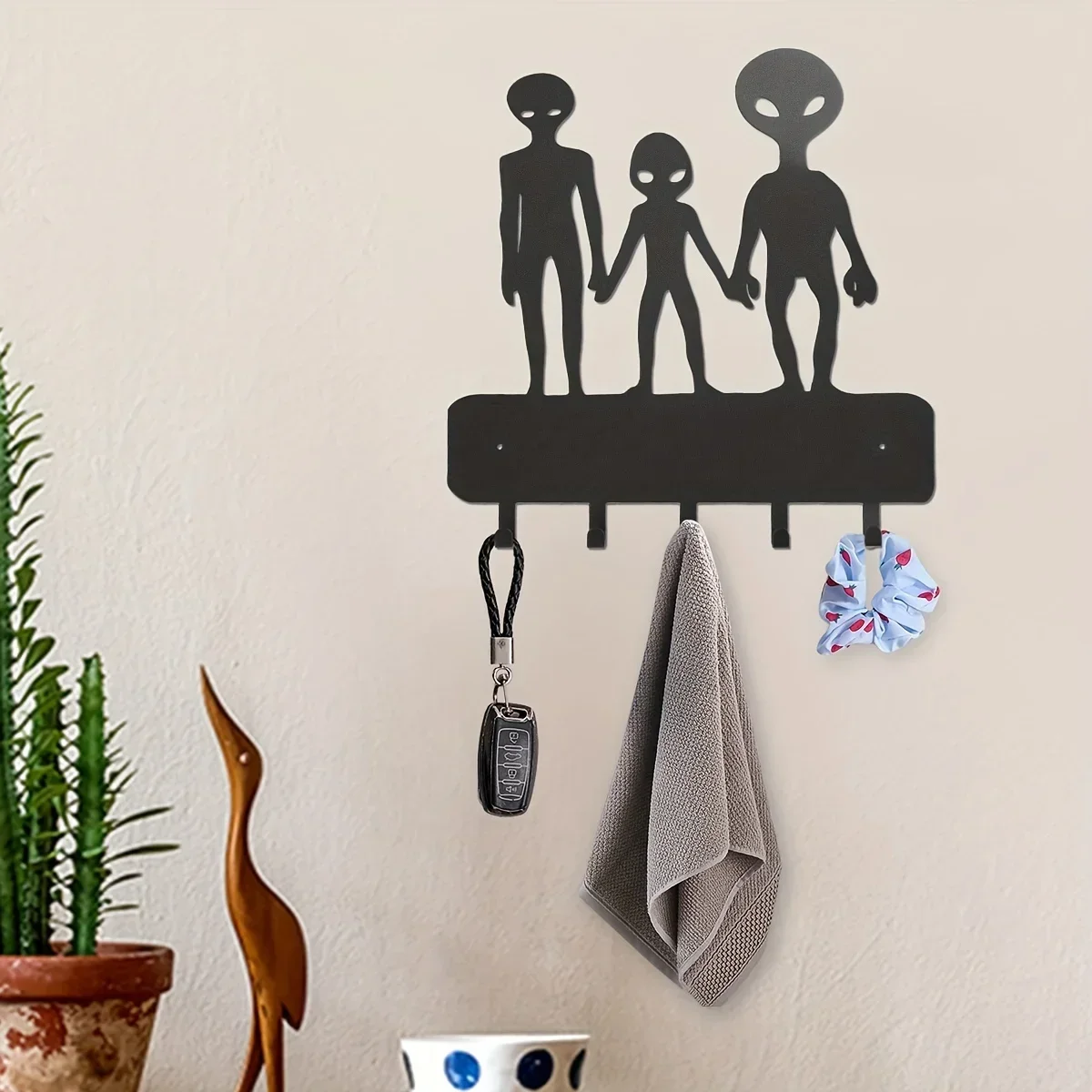 

CIFBUY Metal Creative Alien Key Hangers, Wall Mounted Hangers Hooks, Household Multi-Purpose Coat Bag Key Hooks Wall Decoration