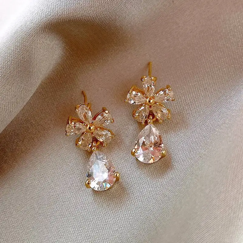 Exquisite Blätter-Kristallblumen-Ohrstecker für Damen, AAA-Zirkon, Rosen-Schmetterling-Quasten-Ohrringe, Brautschmuck für Hochzeit und Party – Detail 7