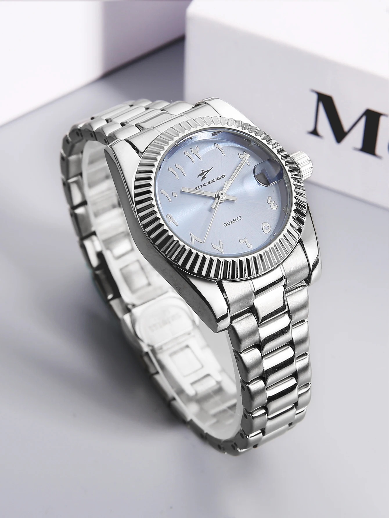 Women's Steel Band Quartz Watch with Clear Dial Markers, Date Display Function, Suitable for Daily Wear, Business Meetings, and as a Gift