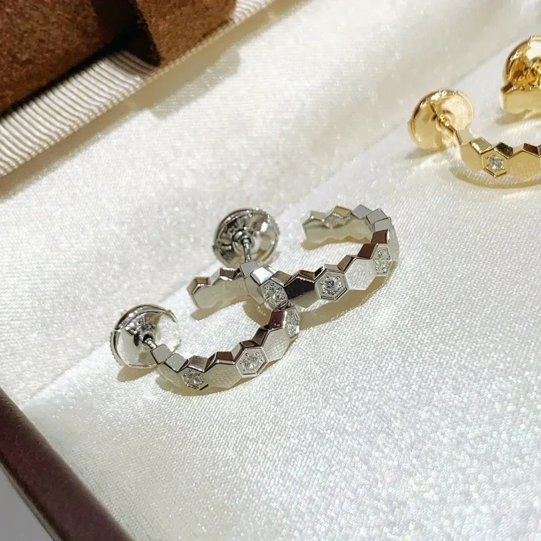 S 925 sterling silver diamond inlaid craft honeycomb shaped advanced electroplating 18K gold women's earrings．my love gift