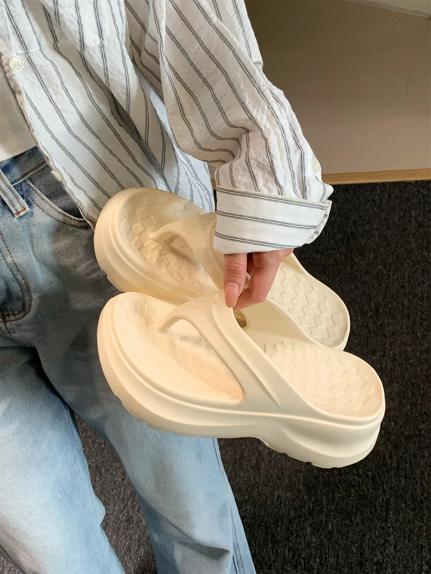 

Thi Bot Sandals Women's Beach Holiday Anti-slip Outdoor Wear Summer Human-word Slippers Slip-On EVA Comfortable Breathable