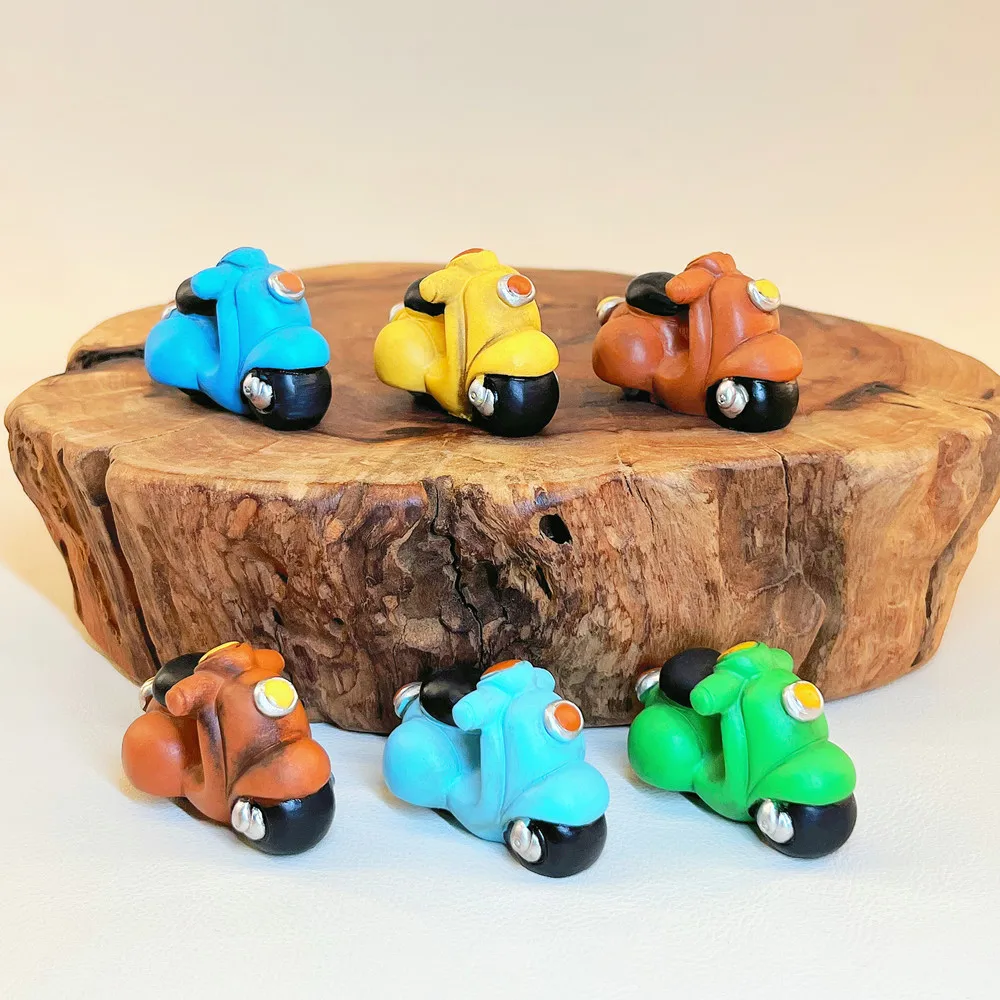 Mini Resin Vespa Scooter Figurines, Retro Motorcycle Miniature, Fairy Garden Micro Landscape Ornament, Home Decor Gift