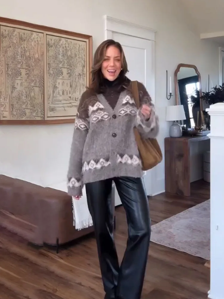 เสื้อโค้ทถักลายแจ็คการ์ด แขนยาว คอวี ติดกระดุมแถวเดียว สไตล์ลำลองสำหรับผู้หญิง แฟชั่นฤดูหนาว แนวสตรีท สไตล์อ่อนหวาน