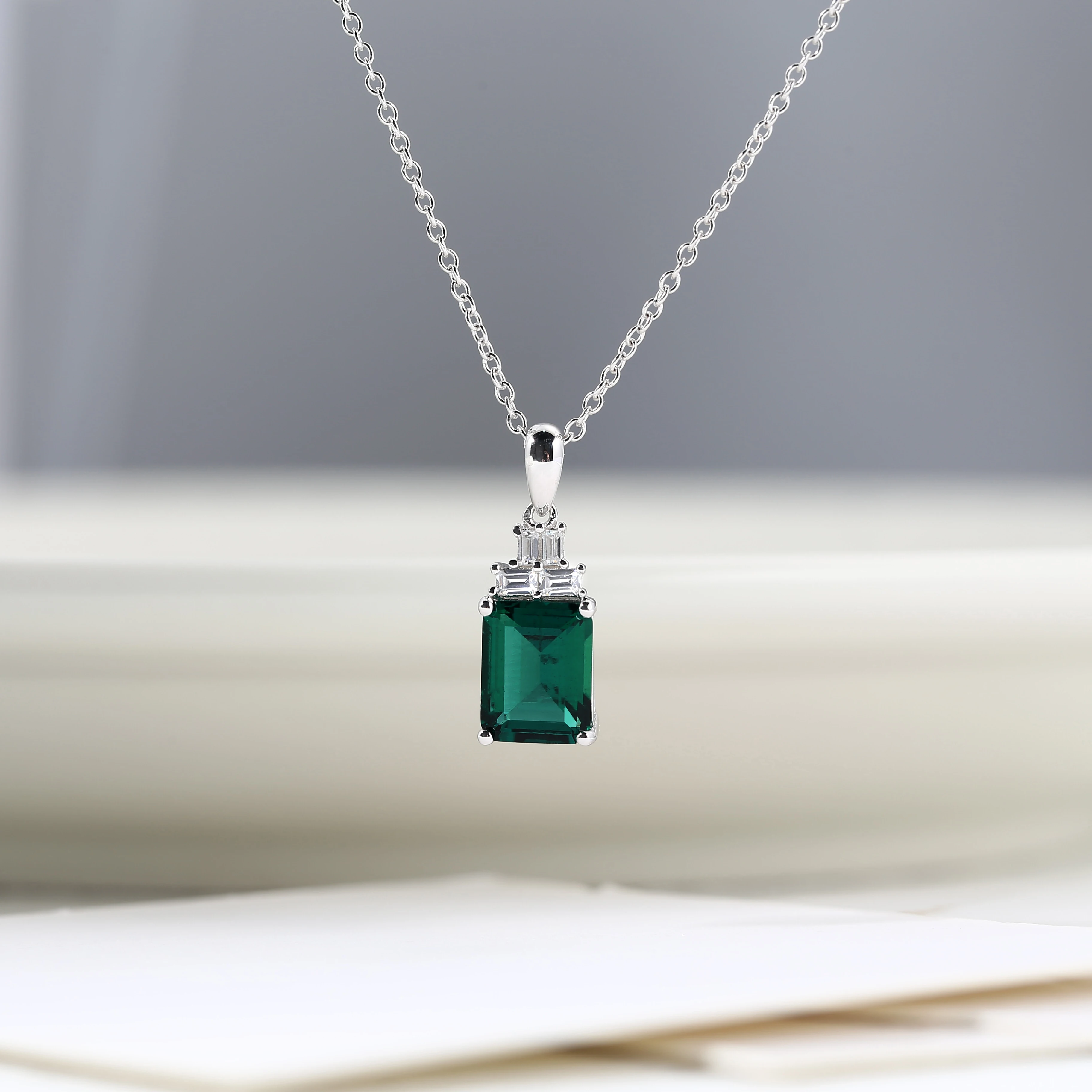 ATTAGEMS Classic 3.6ct Emerald Green S925 Sterling Silver Pendant Necklace With Chain For Women Fine Jewelry Wedding Party Gift