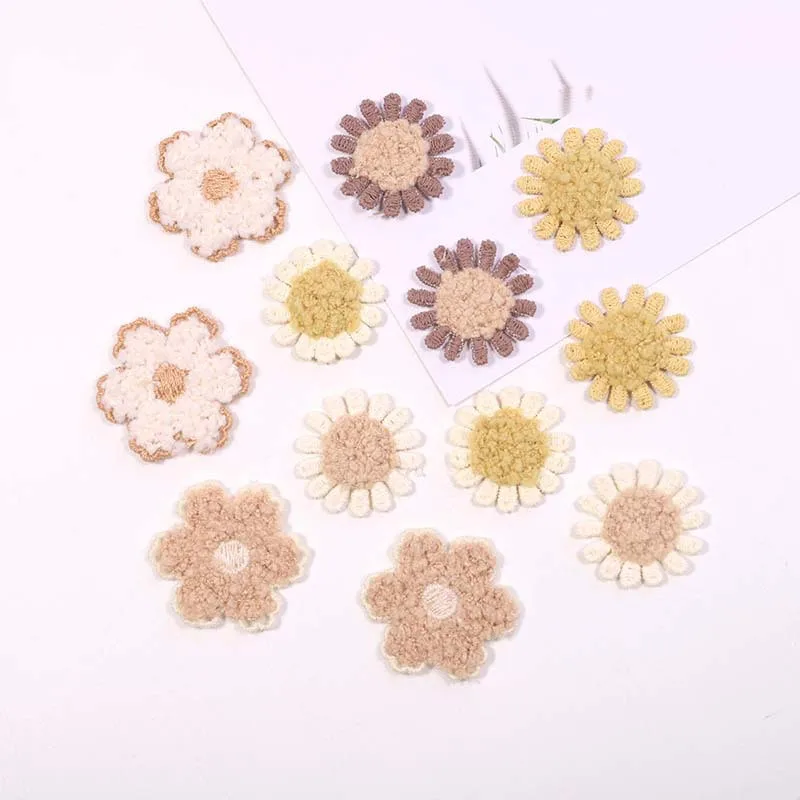 20PCS Fashion Wool Daisies Flower Embroidery Patch Appliques Sewing Badge Plush Sunflower Stickers For Clothes Dress Headwear