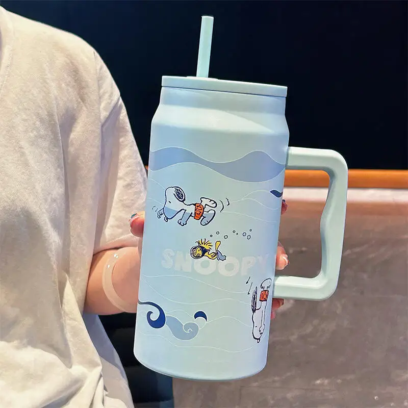Copo de Sorvete Kawaii Snoopy de Grande Capacidade, Copo de Água Coreano em Aço Inoxidável, Copo Gigante com Canudo, Copo Térmico Fofo de Desenho Animado