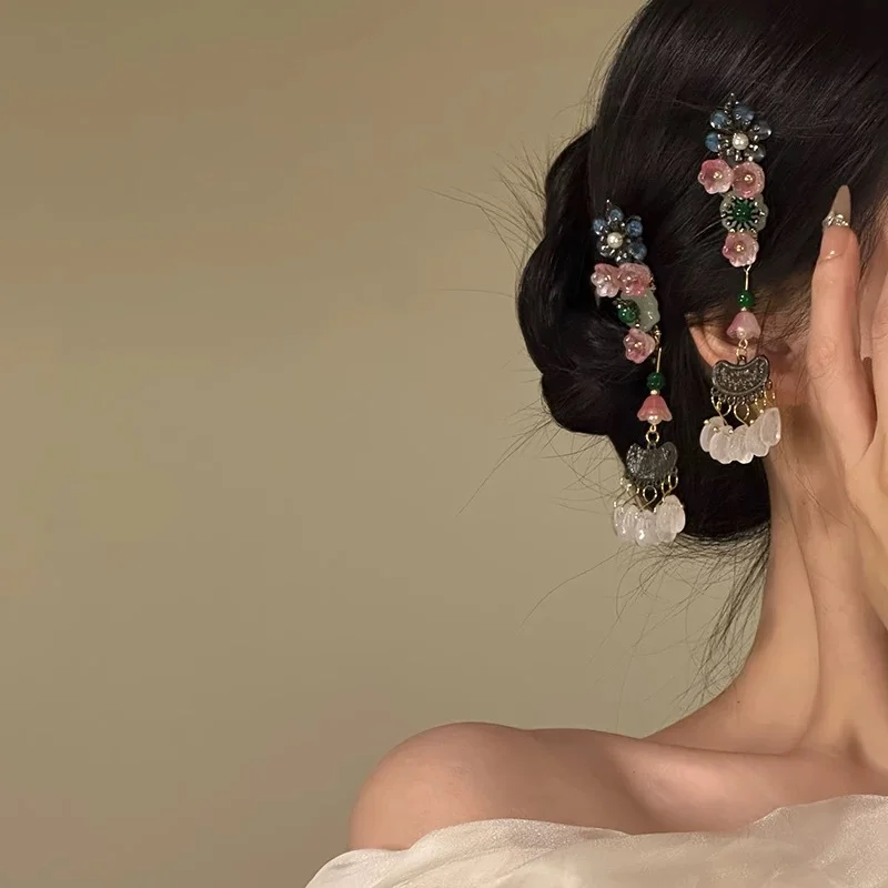 

Flower-Shaped Long Tassel Hairpin with New Chinese Style Floral Design, Side Bangs Clip, Vintage Hanfu Accessory Hair Ornament