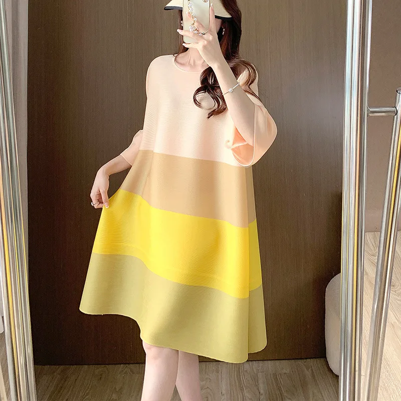 

Miyake Pleated Colour Blocking Dress 2025 Spring Summer New Loose Big Size Pleated Straight Skirt Fashion Casual High Stretch