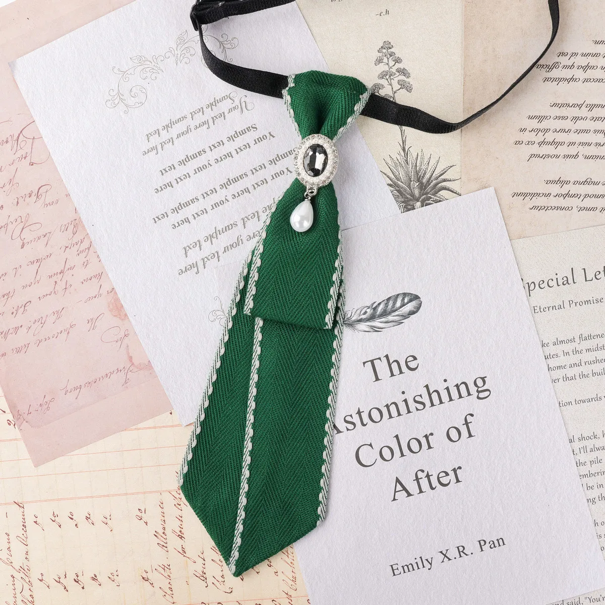College Style Fabric Bow Tie for Women Shirt Student Graduation Adjustable Vintage Necktie Elegant Jewelry Accessory