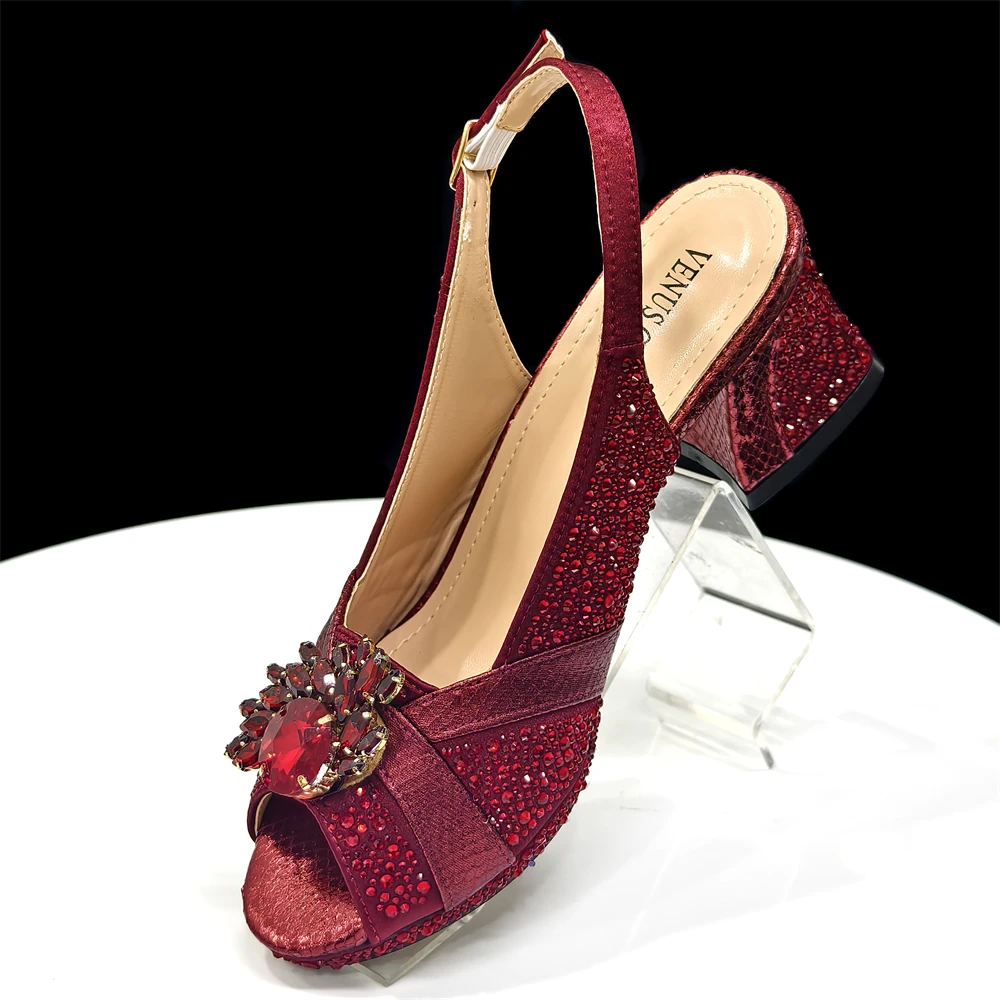 مجموعة مضخات نسائية أنيقة بكعب مفتوح من الأمام لعام 2025 بلون النبيذ المطابق - أحذية وحقائب إيطالية أنيقة للحفلات #5