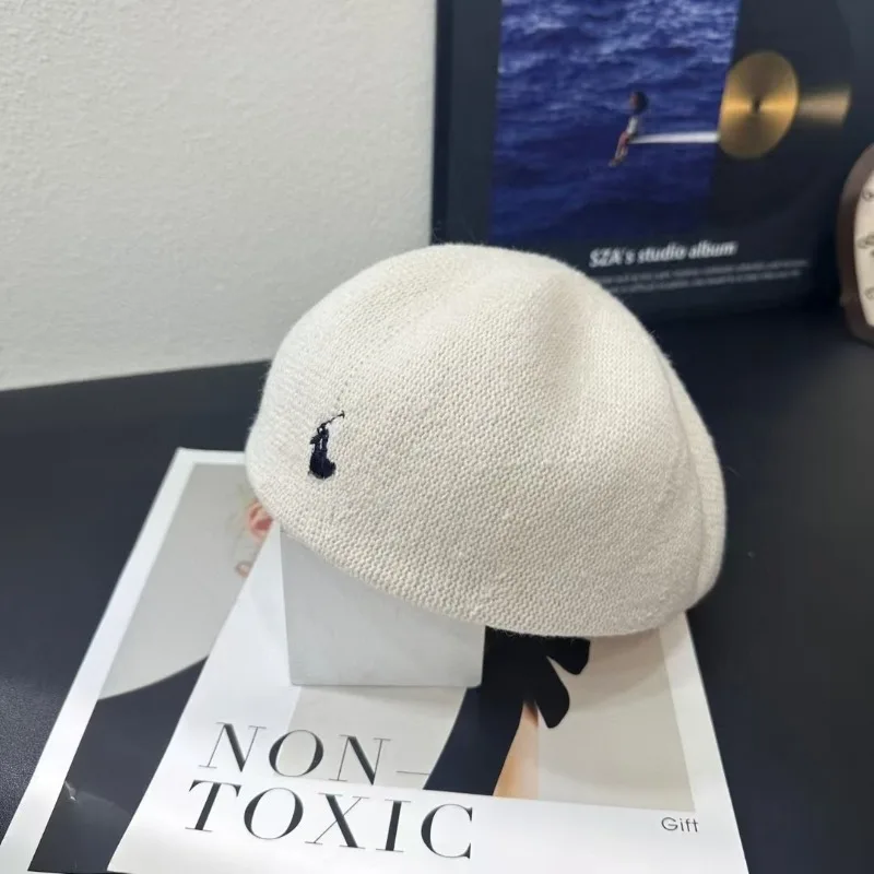 Zwart geborduurde baret voor mannen en vrouwen, herfst-winter lichtgewicht hoed, heren- en damesmode Ins retro ondersteboven hoed