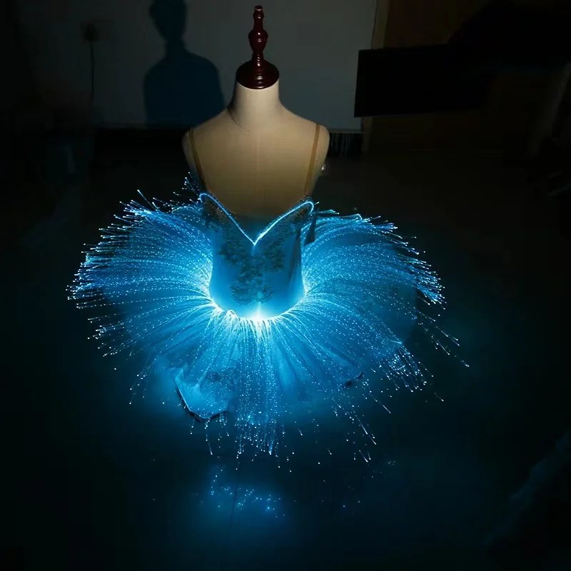 

Woman LED Ballet Dance Dress Light Up Ladies Gogo Dance Outfit DS Suit Costume Performance Clubwear Party Copslay