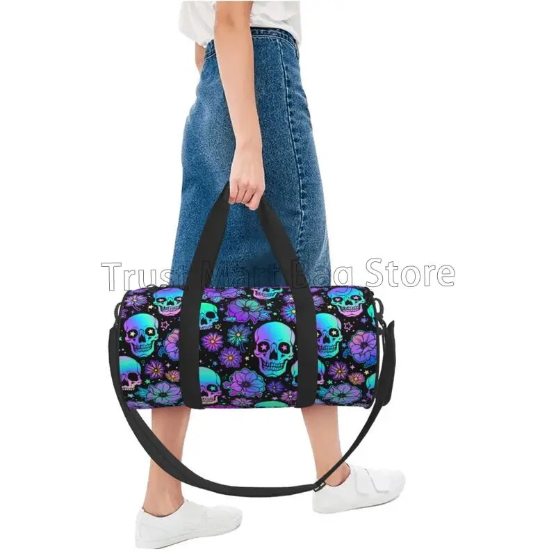 Bolsa de viaje negra con estampado de flores y calaveras, bolsa deportiva impermeable para gimnasio, bolsas de equipaje plegables, bolsas de noche para fin de semana