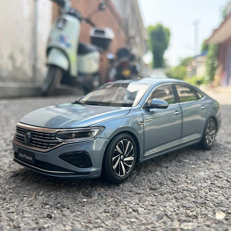 

Оригинальная масштабная модель 1:18, Volkswagen VW Passat 2022, под давлением модель для коллекции и демонстрации