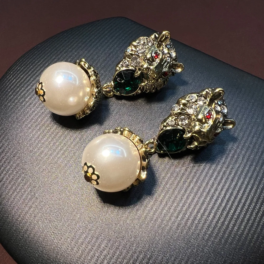 Medieval vintage leopard head pearl earrings French niche ins cross-border hot-selling high-end S925 earrings
