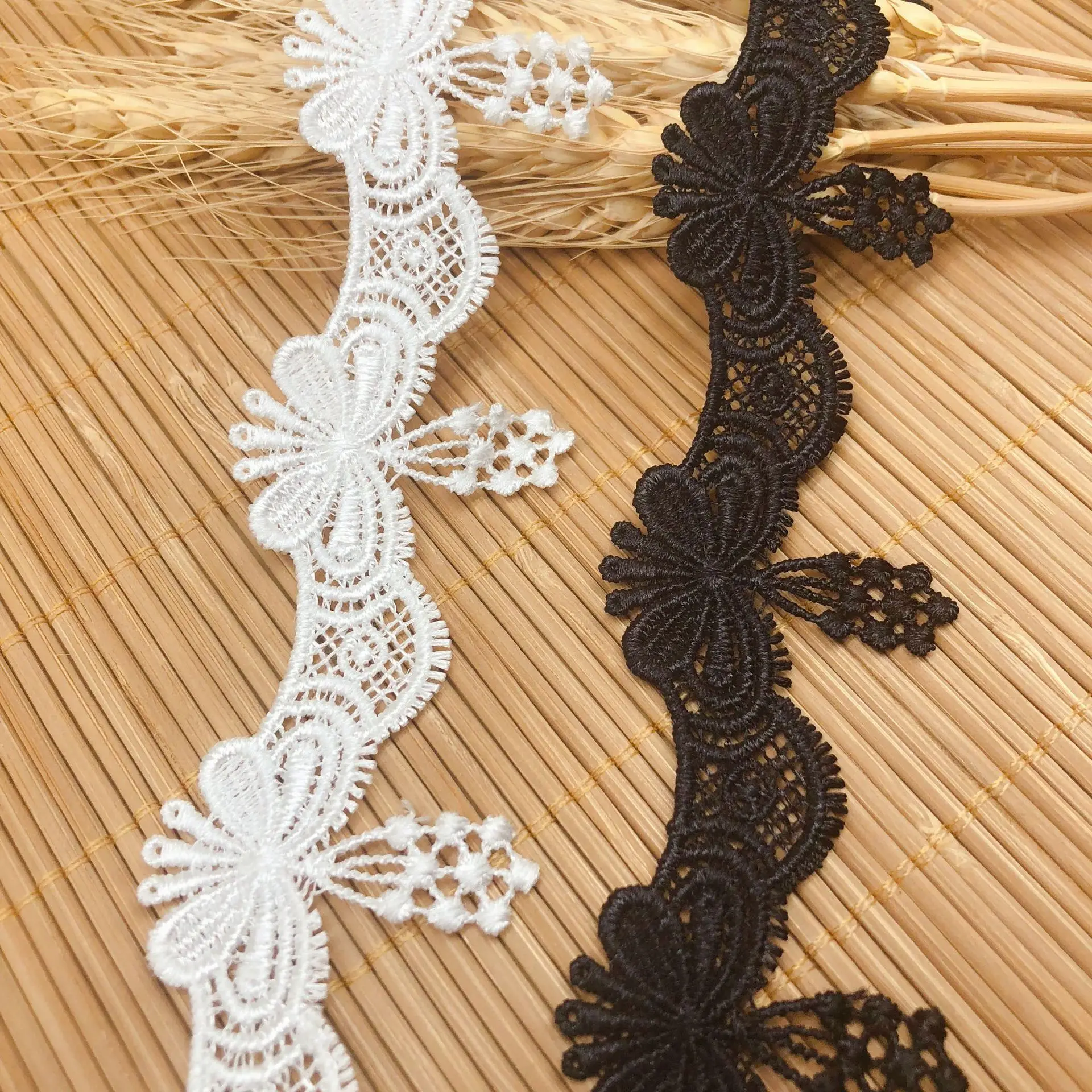 Hot Best Selling Lace Ribbon Tassel Bow tie Trim Applique Wedding Dress Collar Guipure 4.3cm Lace Fabric Sewing Accessories LQ53