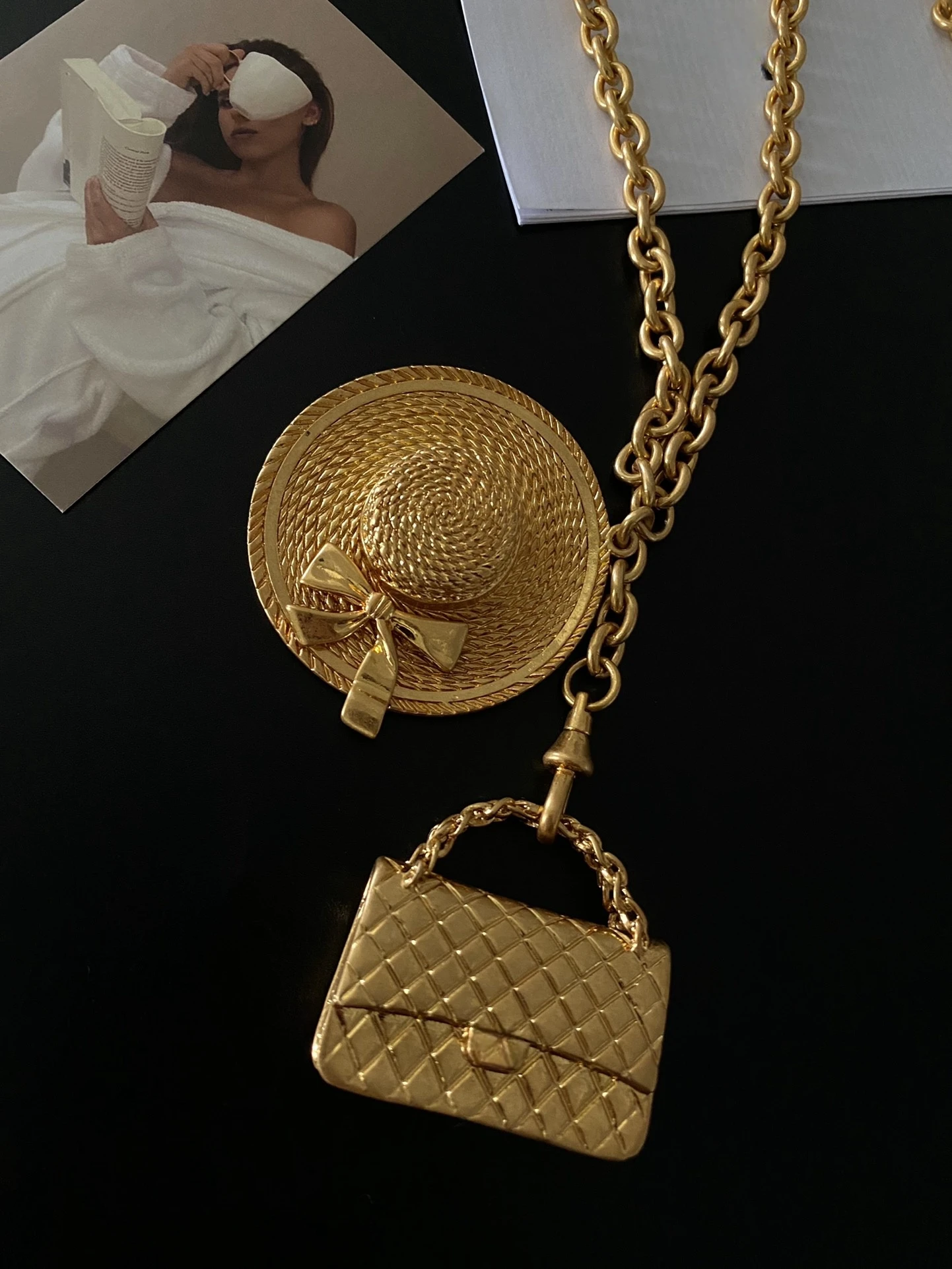 Corrente de cobre banhada a ouro, Design clássico