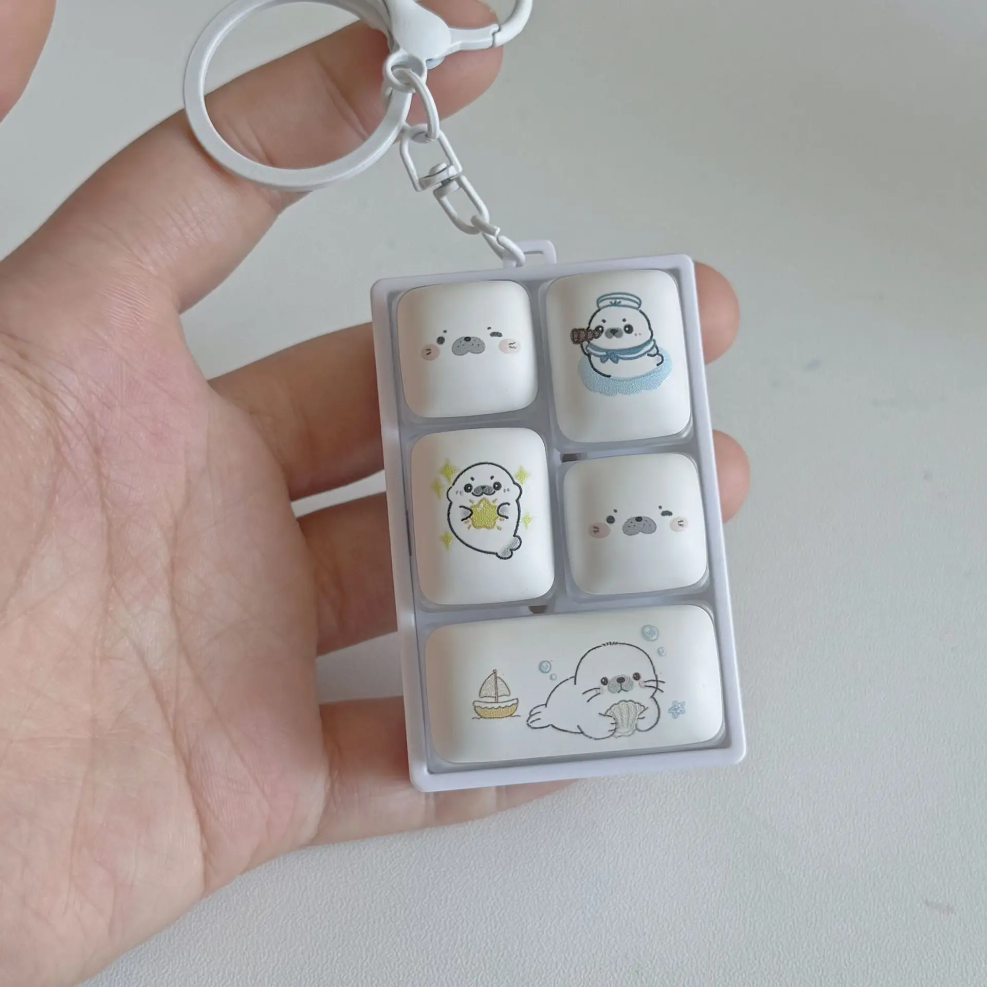 5 Keys Fidget Keyboard Keychain Without Light Mechanical Switch Clicker Stress Relief Toy Portable Bag Creative Decor Gift