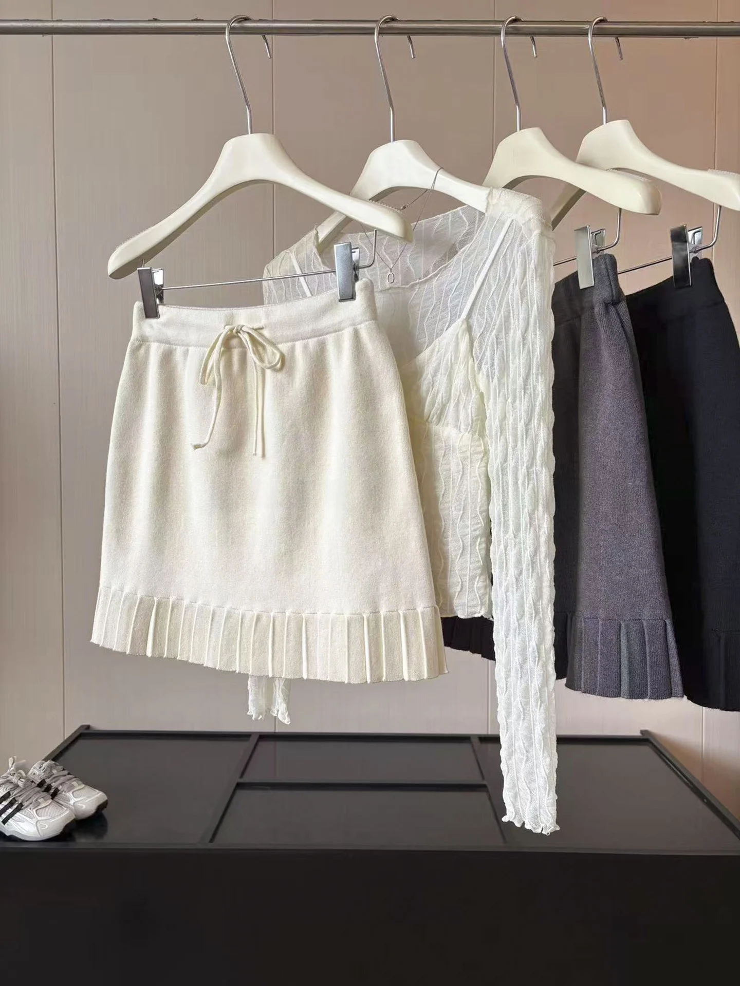 DIYI Soft Knitted Pleated  Skirt Women's Autumn Winter Casual High Waist Elastic Waist Drawstring Commute Friendly Skirt