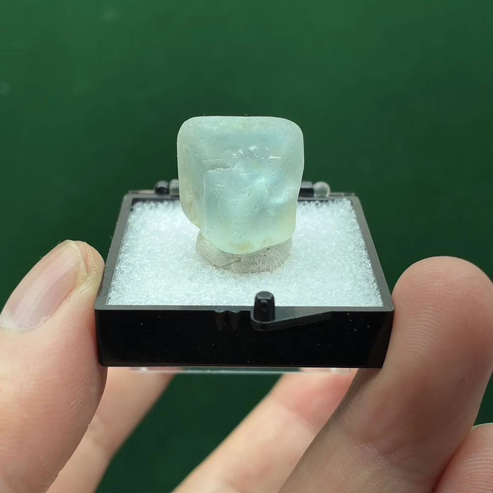 A0-4A 100% Natural Topaz Stones and crystals Home Decoration Teaching specimen from Brazil Box size:35*35*35 mm