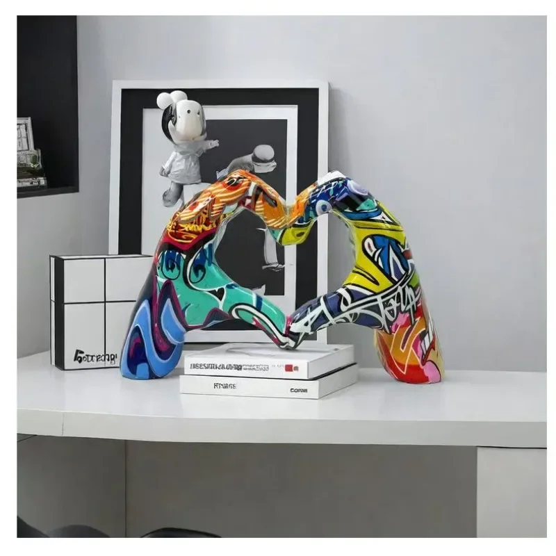 Colorful Graffiti Love Gesture Ornament Creative Art Statue Valentine's Day Gift Home Decoration Ornament Festival Souvenirs