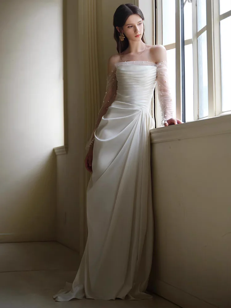

Ele White Satin Wedding Dr with Veil Bridal Gown for Engagement And Wedding Long Sve Floor Length Evening Gown
