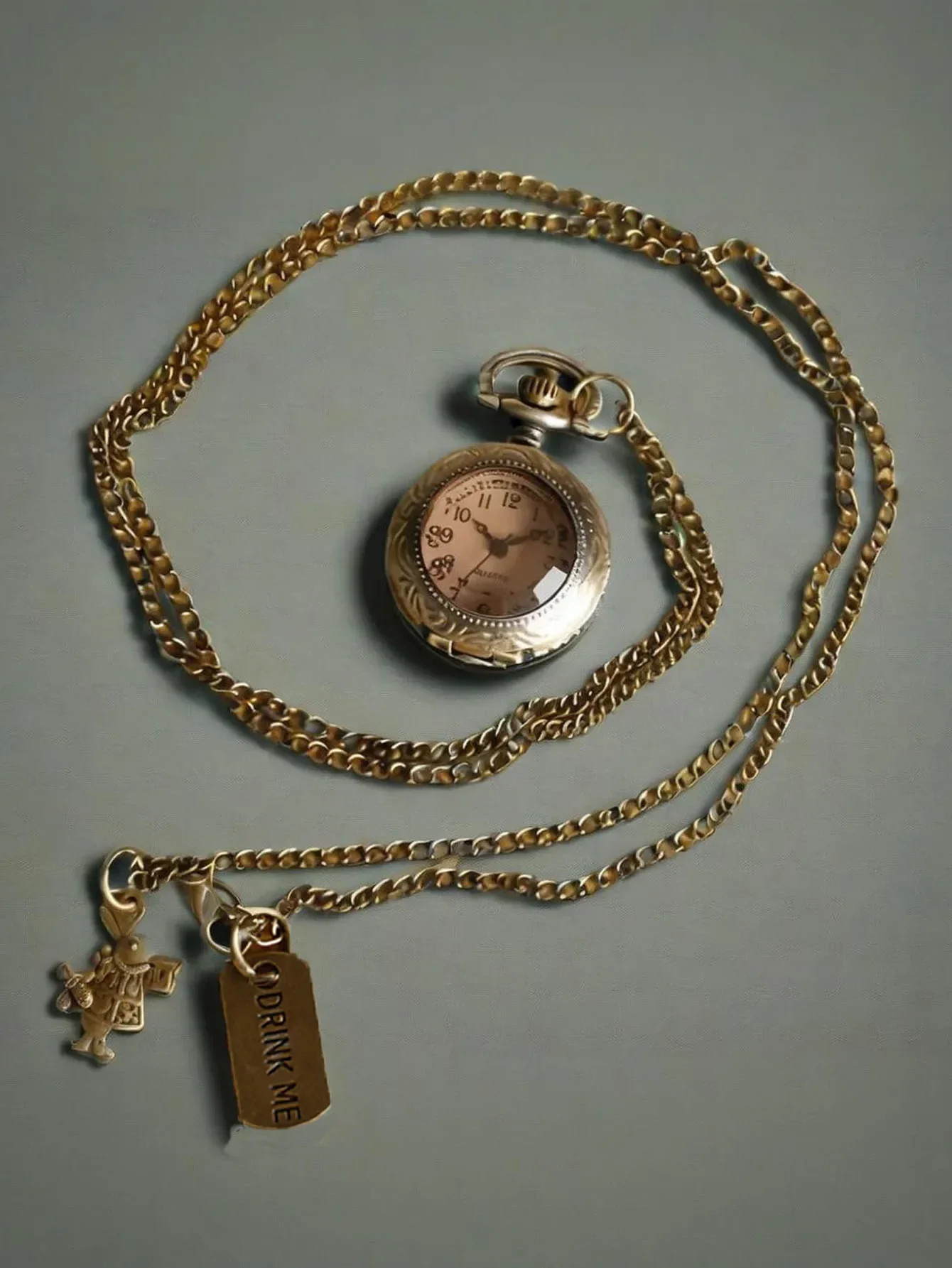 Retro Alice in Wonderland Quartz Pocket Watch Necklace With Rabbit Charm Drink Me Tag Pendant Watch