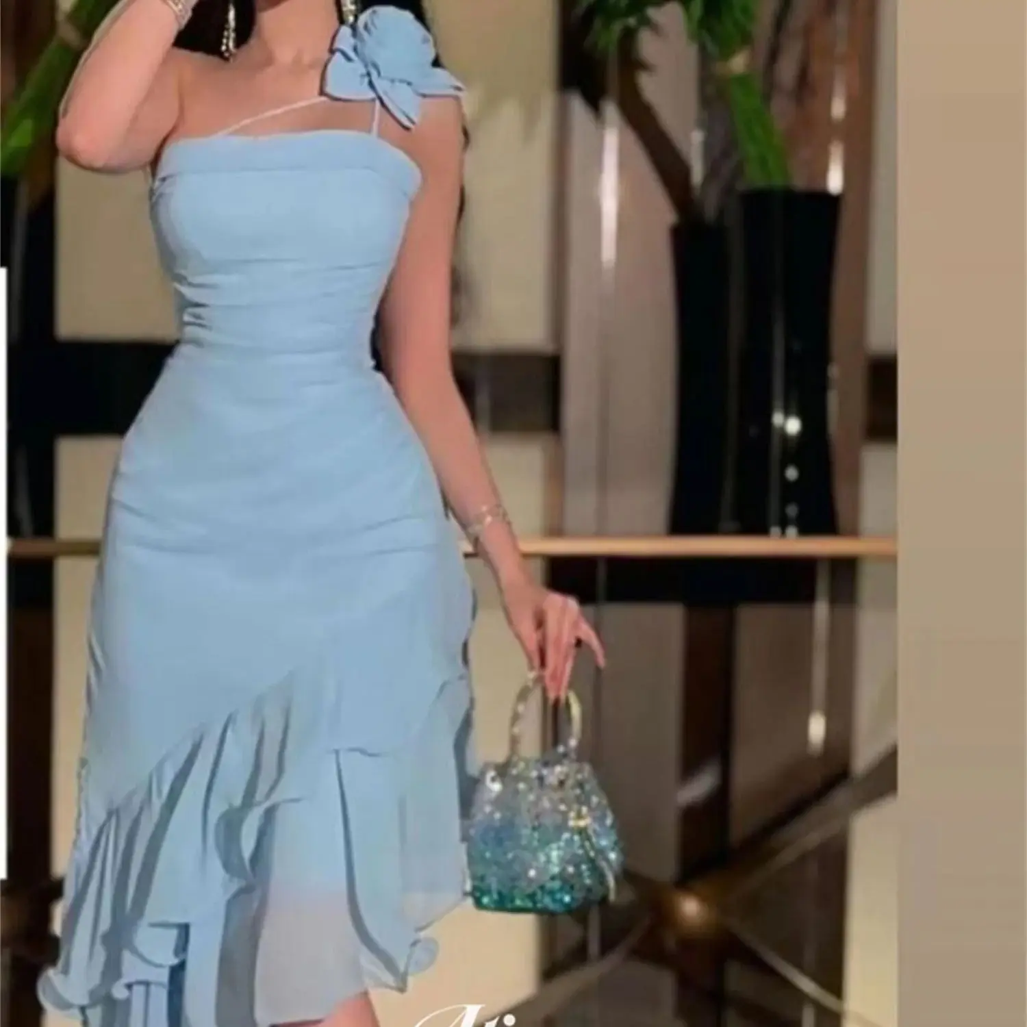 

Aileen Off the Shoulders Light Blue Customized Dresses Gala Long Dress Rhinestones Women Costumes Elegant Gown Party Woman Prom