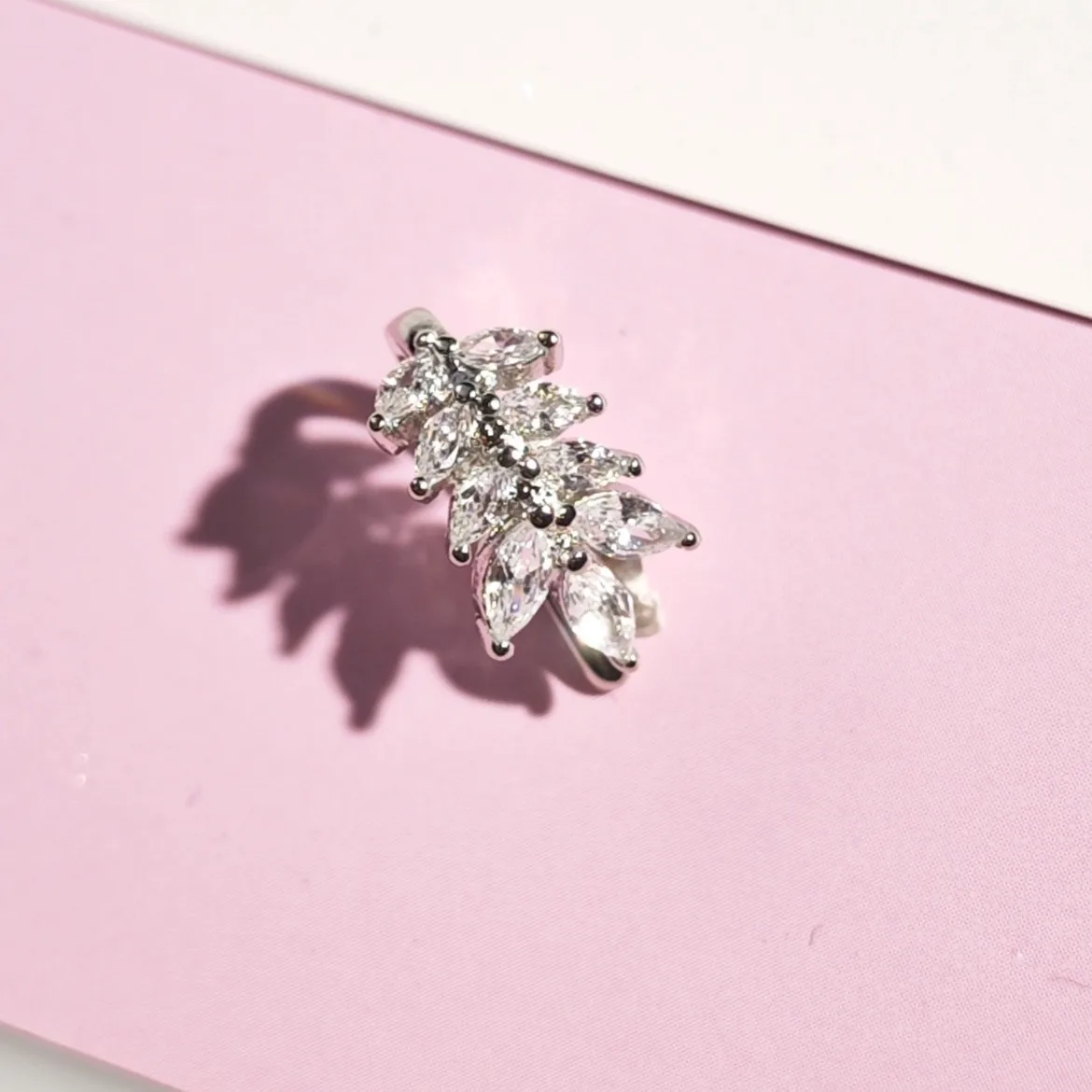 

Серьги-клипсы в стиле ретро с нишевыми листьями, высококачественные, простые, индивидуальные и серьги без отверстий для ушей