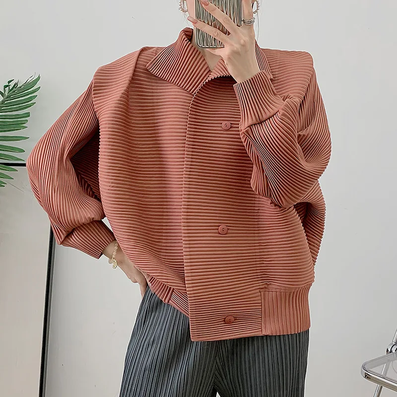 

2025 Spring New Pleated Women's Jacket Casual Temperament Loose Plus Size Lapel Single-breasted Design Stretchy Solid Blouse