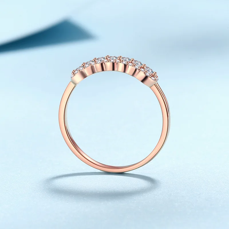 Anelli classici in oro rosa 18 carati da donna semplici e lussuosi con diamanti Moissanite 0,37 CT versatili per l'uso quotidiano e regali per le feste di nozze