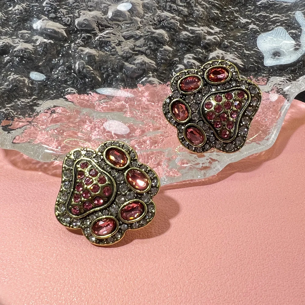 DIY accessories New vintage special-shaped retro bear paw colored gemstone plated real gold exquisite high-end medieval marking view 4
