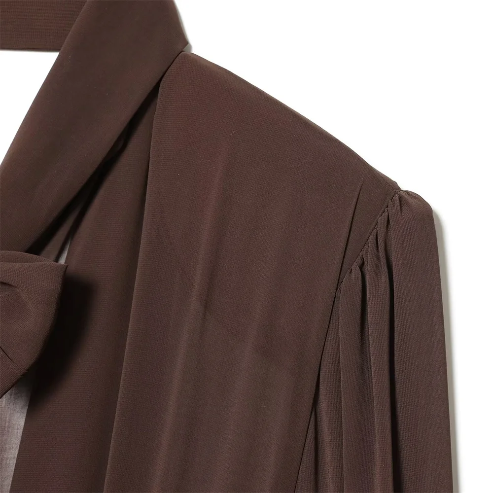 ملابس نسائية شتوية جديدة بمزاج نحيف مع وسادات كتف وأكمام طويلة وياقة واقفة وفتحة على شكل فيونكة فستان قصير