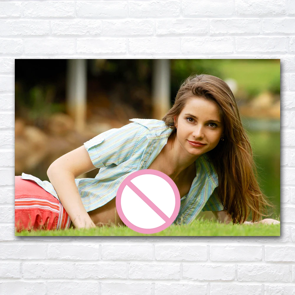 Kawaii Girl Posters Wall Art Picture Prints Modern Decorative Canvas Paintings for Living Room Bedroom Home Decor