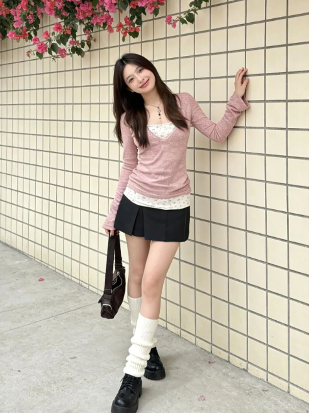 

Unique Slim Fit Long Sleeve T-Shirt Elegant Small Design Spring 2026 Fashionable Casual Wear for Ladies Travel Street Style