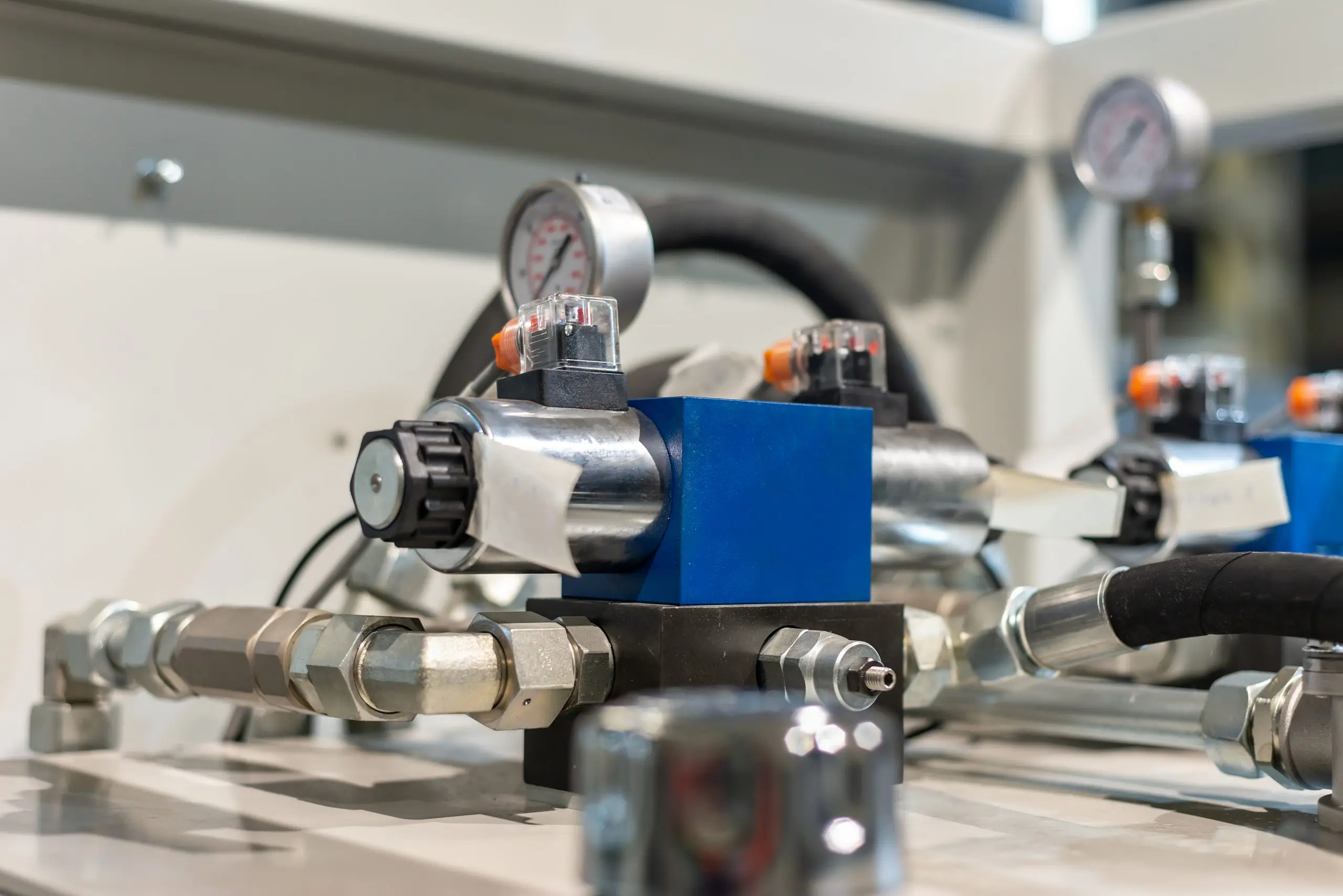Электромагнитный клапан OEM Proportional Control Valve 4WREE10/4WREE6/4WREE/4WRZE Hydraulic Directional Solenoid New Model 4WREE6W32-2X/G24K31/A1V Гидравлика — деталь 3