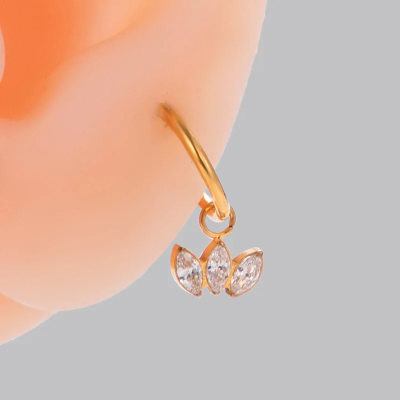 1PC G23 Titanio Piercing Cartilagine Orecchini Helix Conch Ear Clip Zircone Orecchini pendenti PIERC Gioielli Per Le Donne 2023 di Tendenza