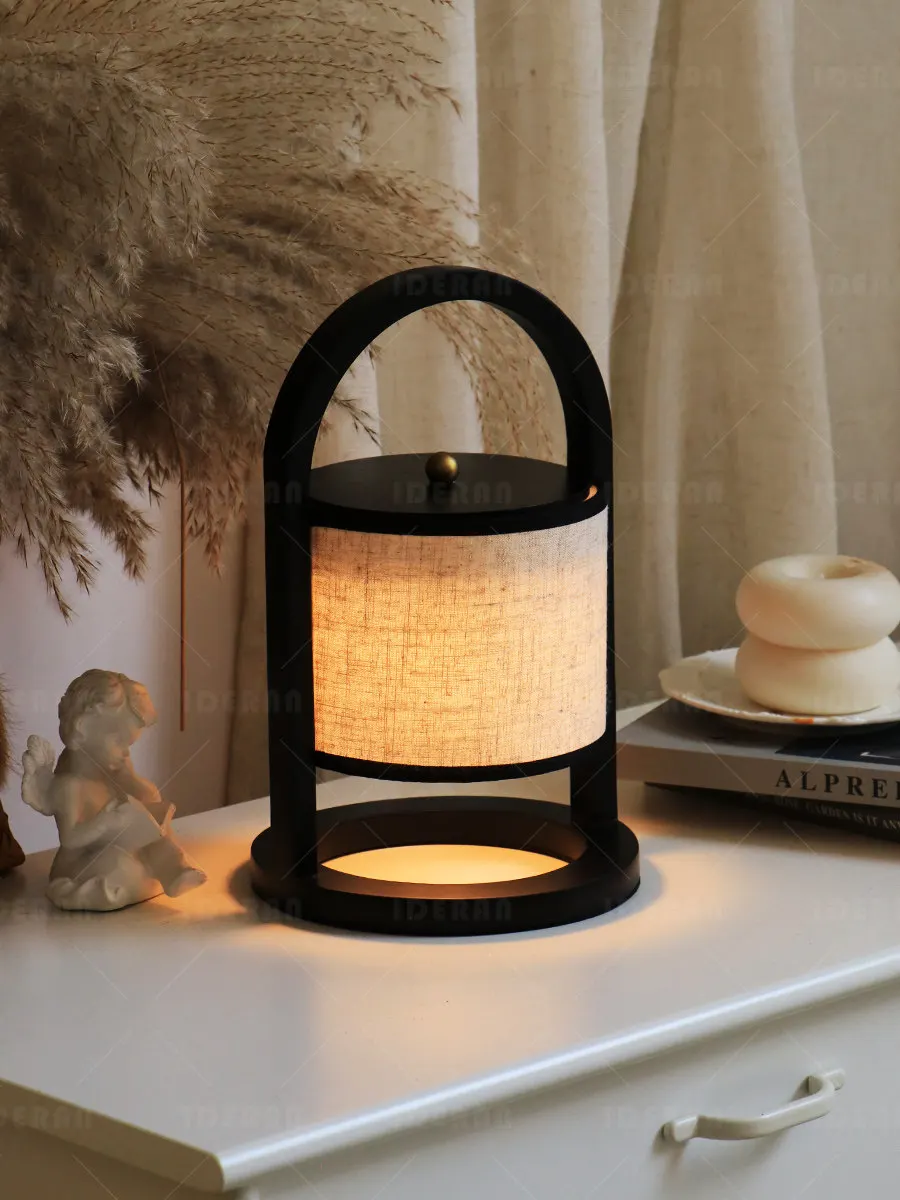 French vintage hand-held table lamp, retro light luxury high-end living room bedroom bedside charging atmosphere night light