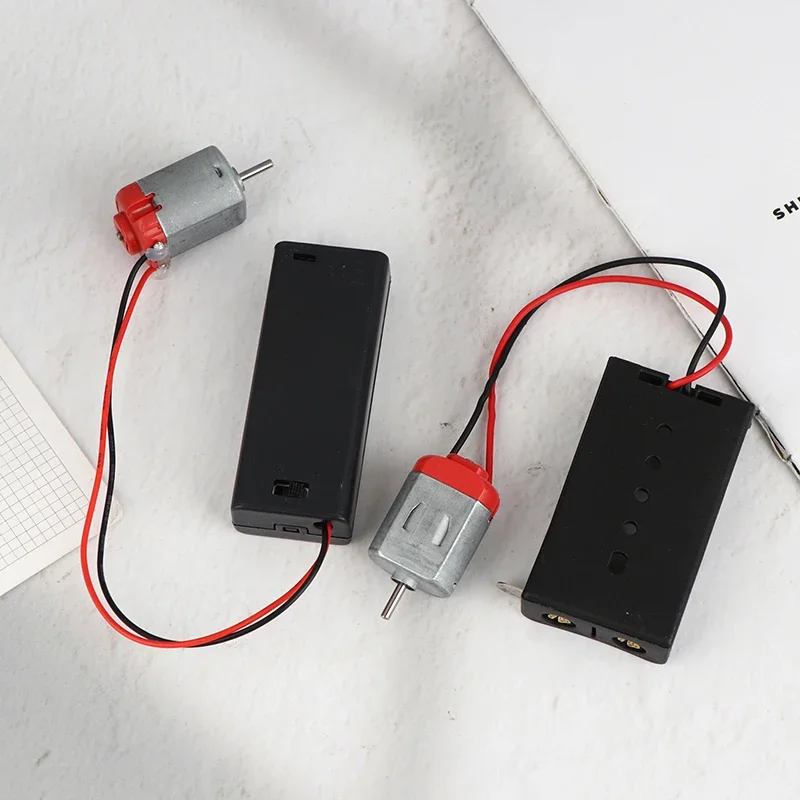 130 motor DIY-kit - 2 batterijopbergvakken + schakelaar (16500 RPM mini-elektronisch model)