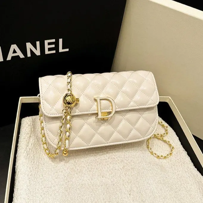 

New Arrival 2026 Women's Niche Rhombus Embroidered Handbag, Fashion All-Match Shoulder & Crossbody Small Square Bag