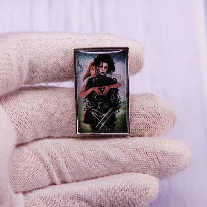 Edward Scissorhands And Kim Pin Brooch Romantic Heart Classic Movie Badge