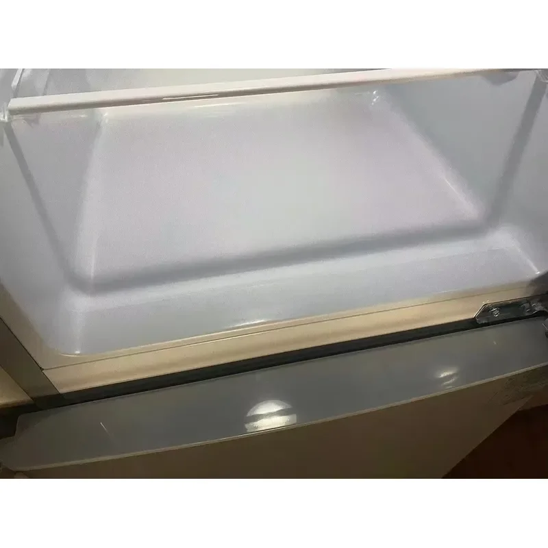 For D Favorable Price182L Three-door Large-capacity Refrigerator for Refrigeration, Freezing and Keeping Ice Cream Fresh