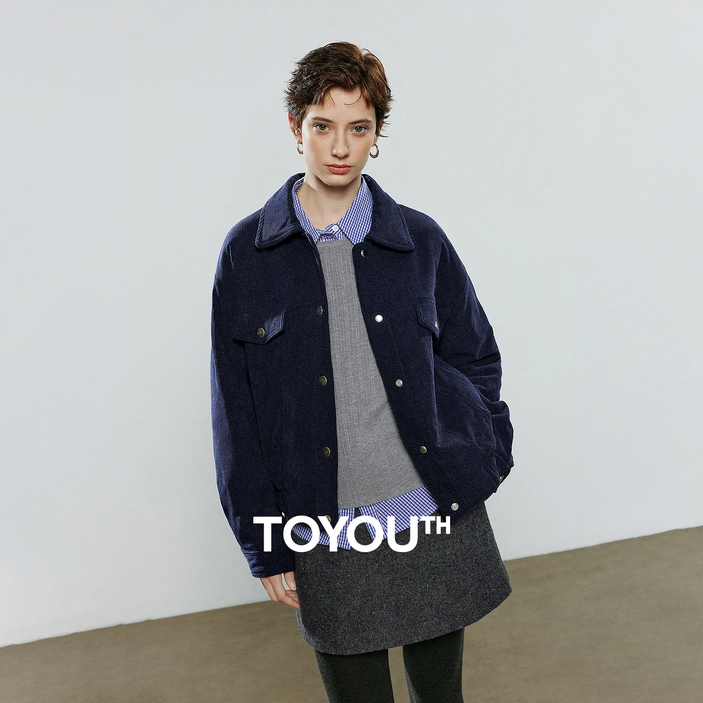 

TOYOUTH женская хлопковая куртка 2025, новинка зимы в американском стиле, легкая рабочая одежда с отложным воротником, теплое пальто, темно-синее